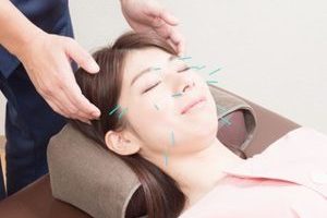 美容鍼灸B（頚椎調整・LED療法）のサムネイル